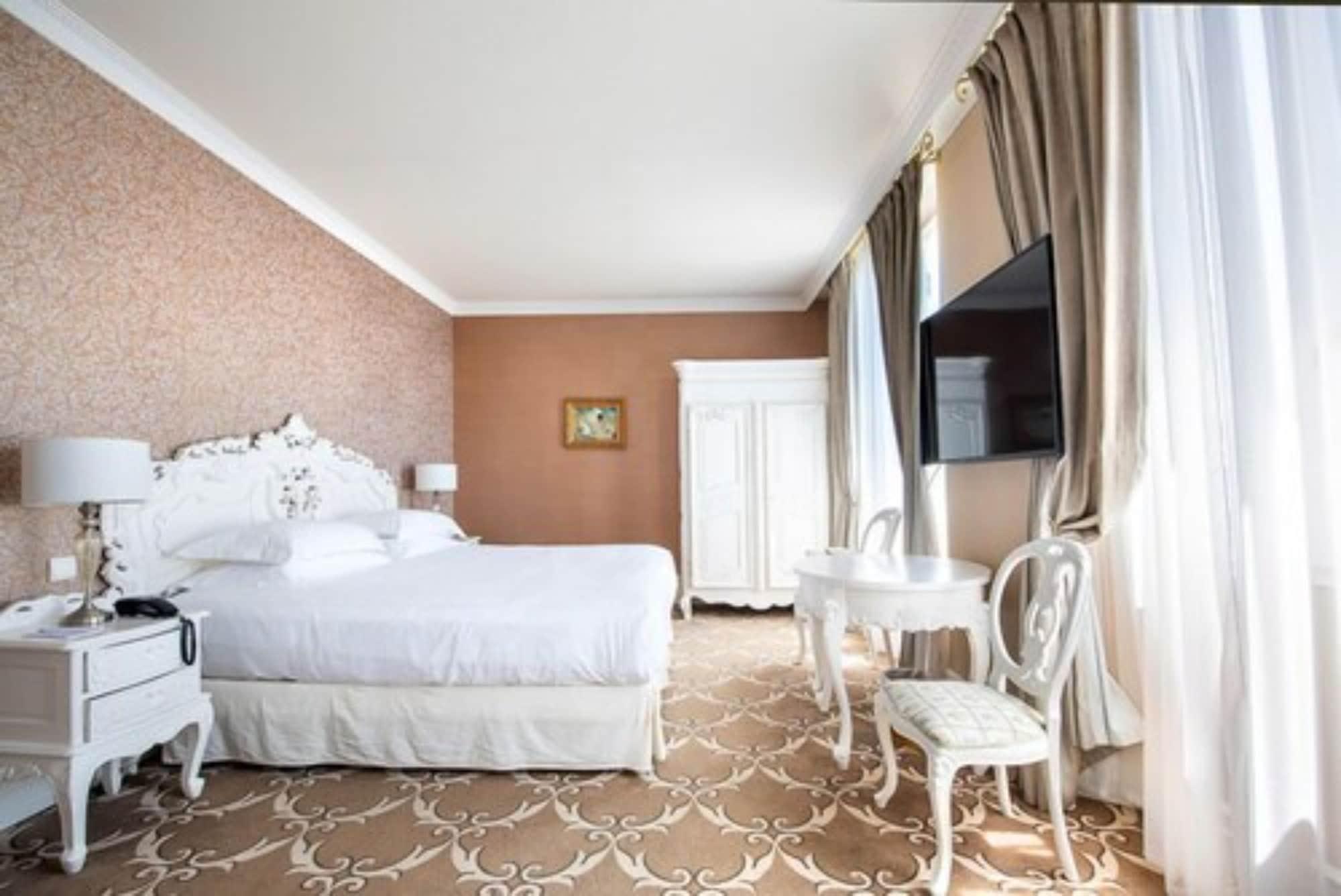 Hotel Chateau De La Tour Cannes Eksteriør billede